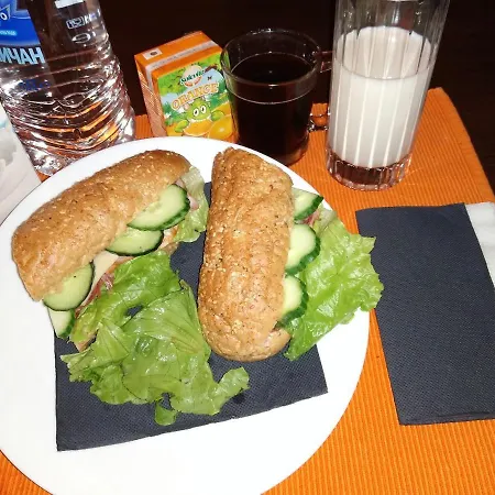 Daire Tea For Two *